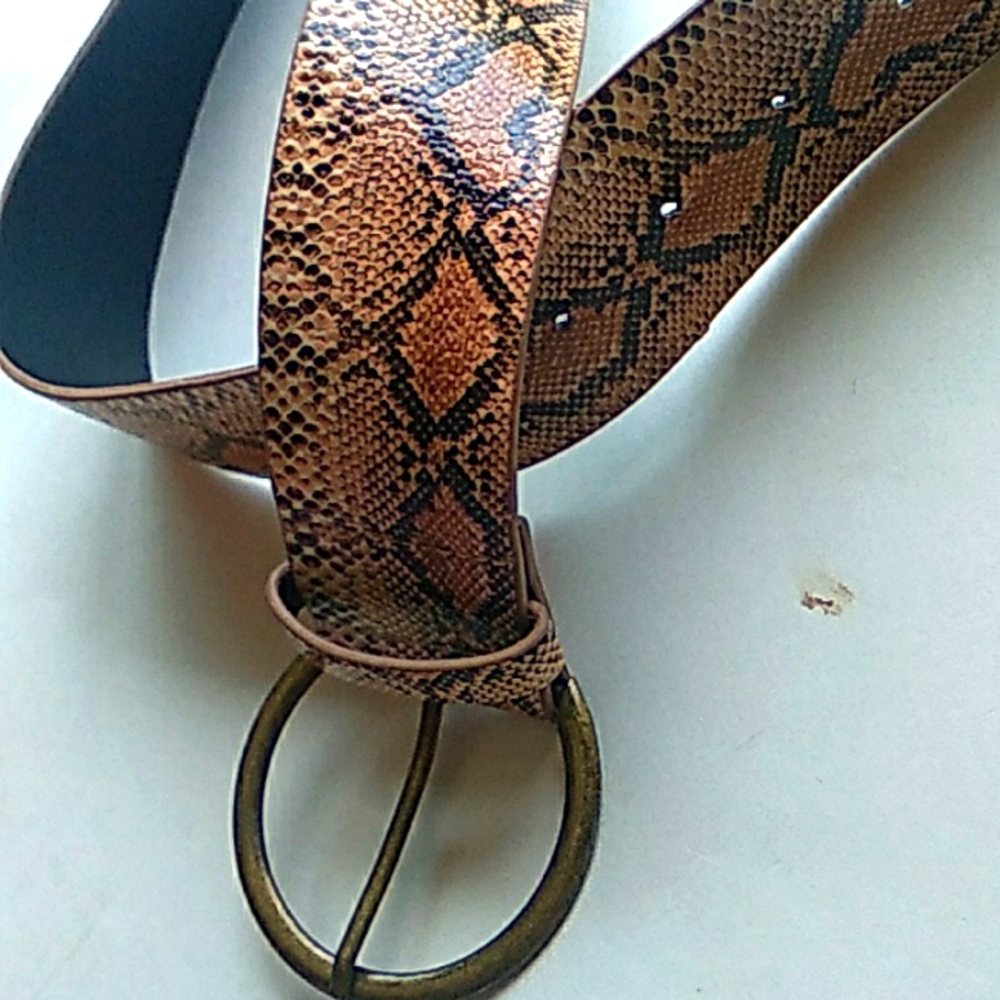 Snakeskin print wide belt